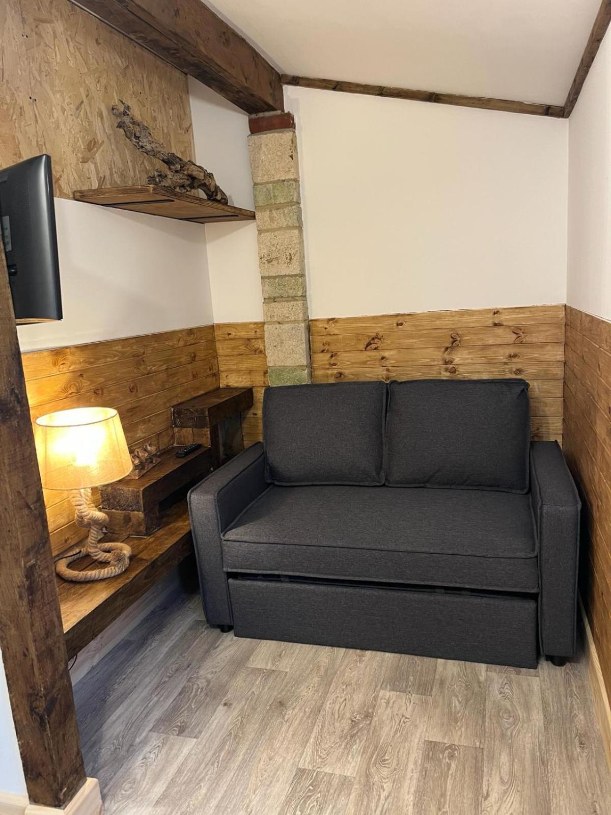 Two-Bedroom Cosy Country Lodge With Private Patio Greenhithe Εξωτερικό φωτογραφία